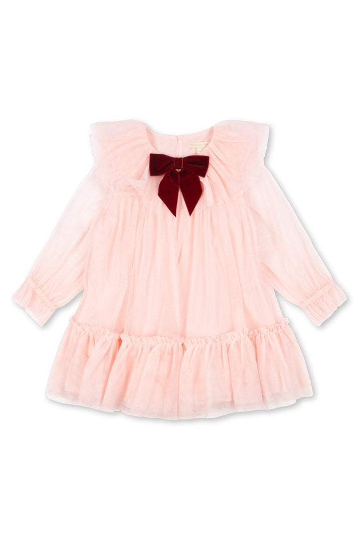 Bow-klänning i tyll från Konges Slöjd, Creole Pink, med röd sammetsrosett